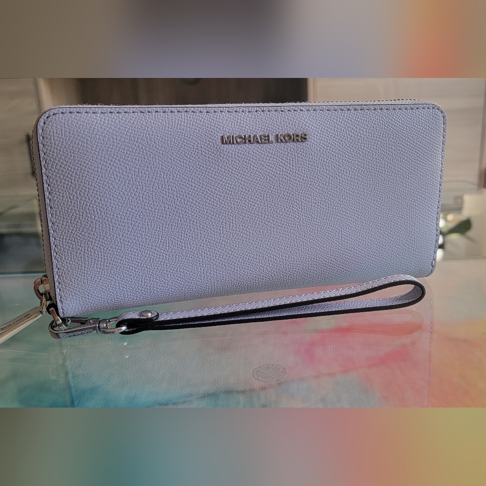 Michael Kors Jet Set Travel Large Leather Continental Wallet Lilac